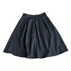 Yige Fashion Black Skirt Pleated w/ Pockets Lined Size 4